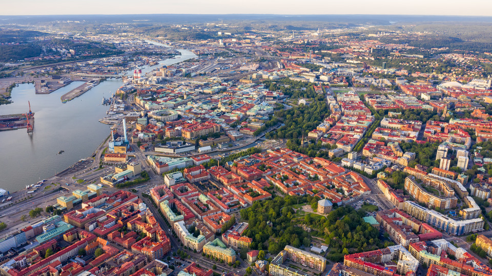 Panorama flygfoto över göteborg centrum på kvällen