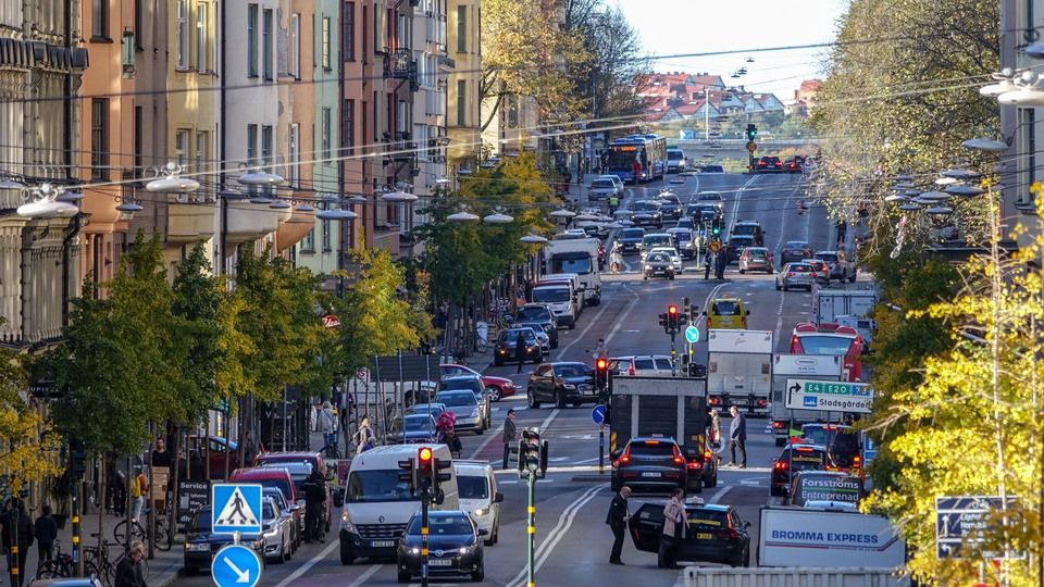  Hornsgatan på Södermalm, Stockholm med biltrafik.