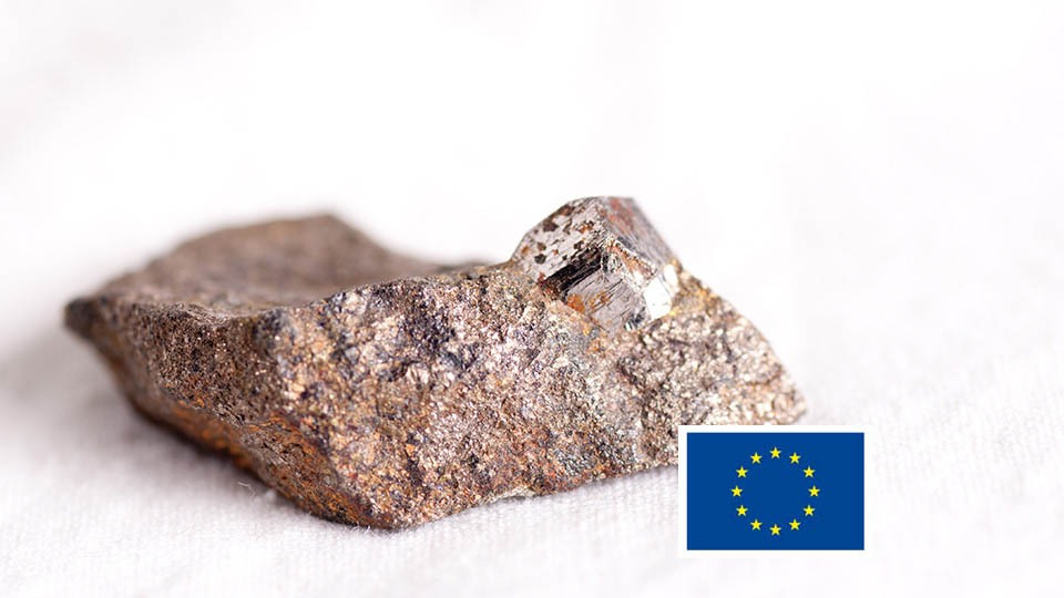 En sten och en EU-logga