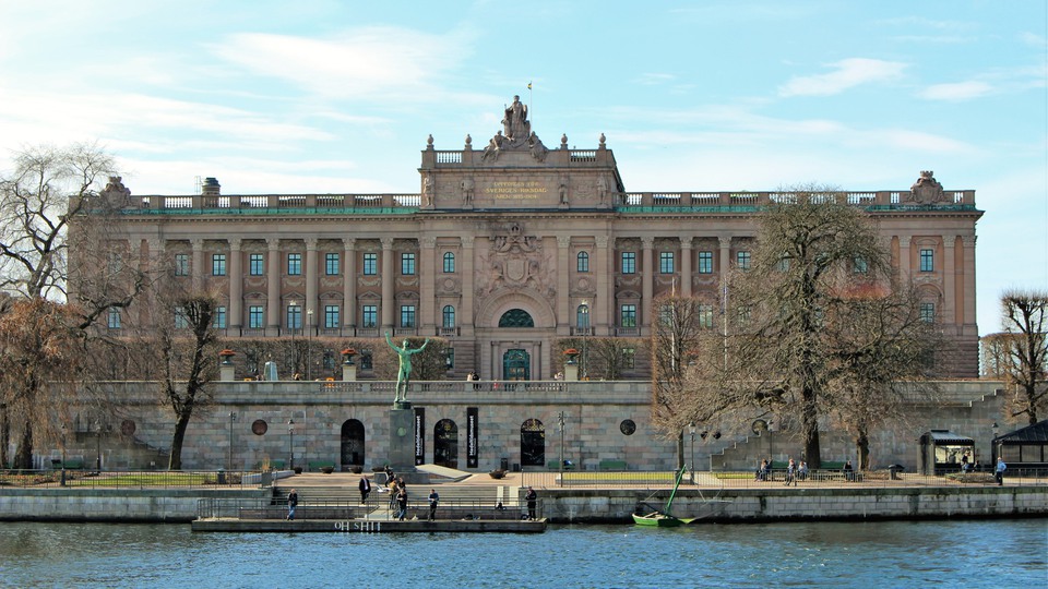 Sveriges riksdag i Stockholm från utsidan 