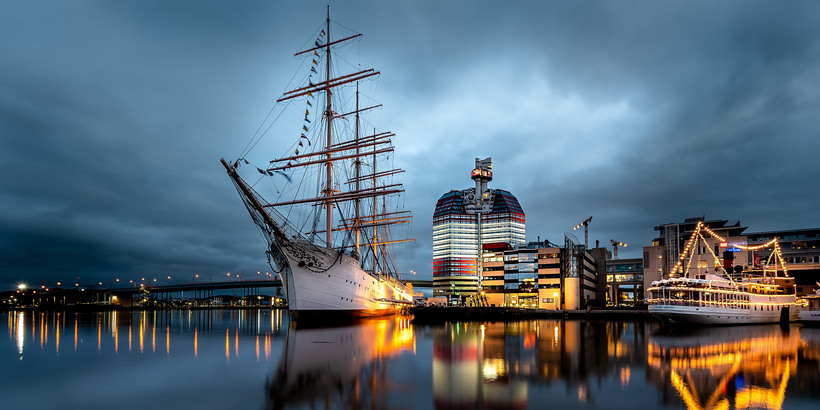 Ett skepp som lagt till i hamnen i Göteborg. 