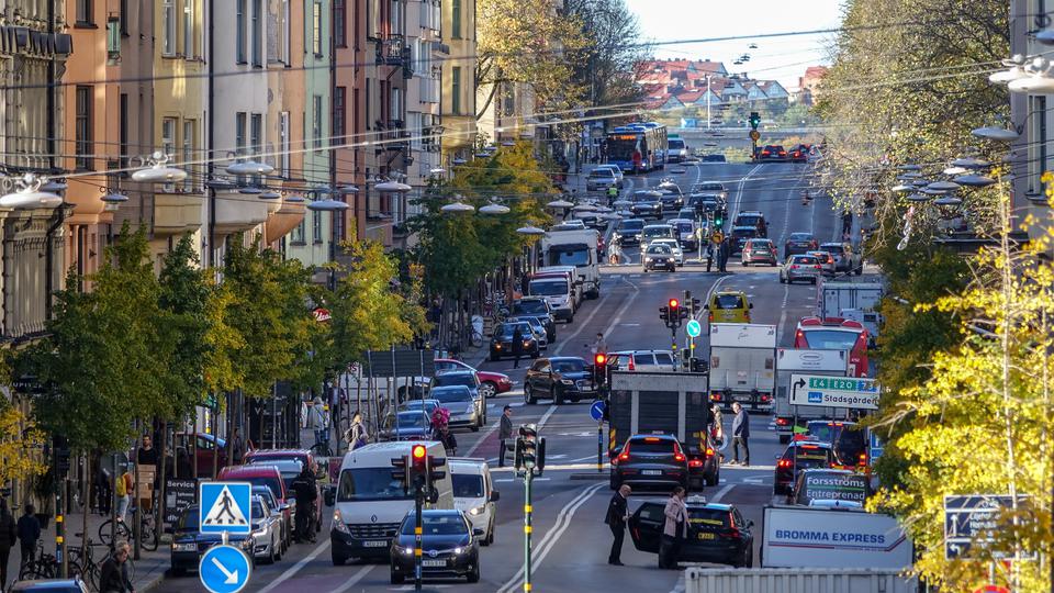  Hornsgatan på Södermalm, Stockholm med biltrafik.