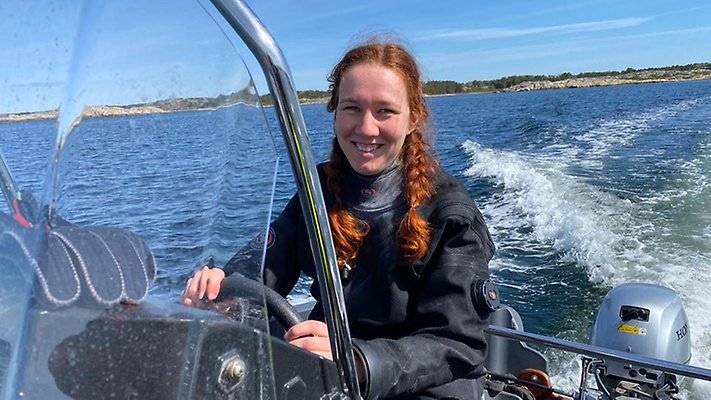 Svenja Hess kör båt 